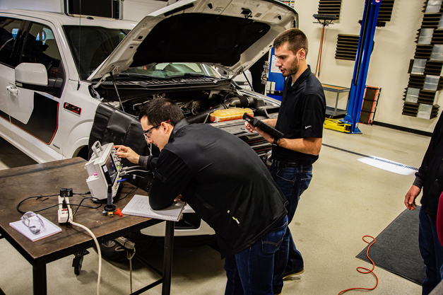 Mike & Rueben underhood with scanner